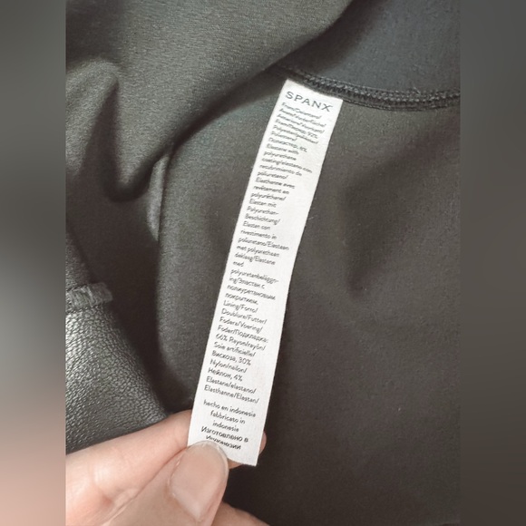 SPANX Sleeveless Sheath NYE Chic Fitted Zippered Midi Dress Black Medium‎ - Picture 11 of 13